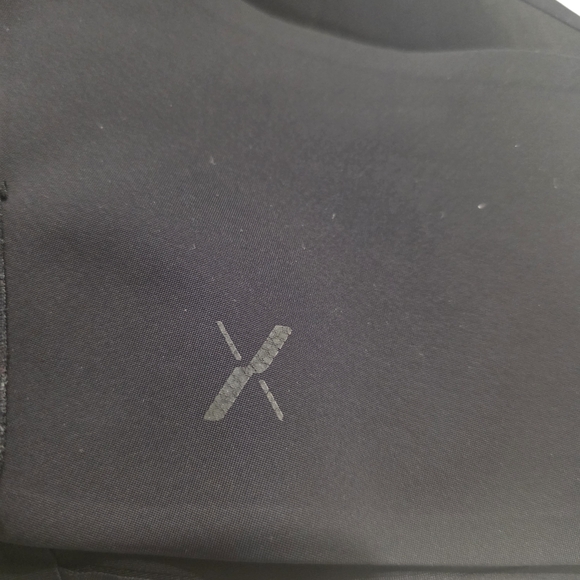 Knix Black Front-Zip Bra - Picture 4 of 7